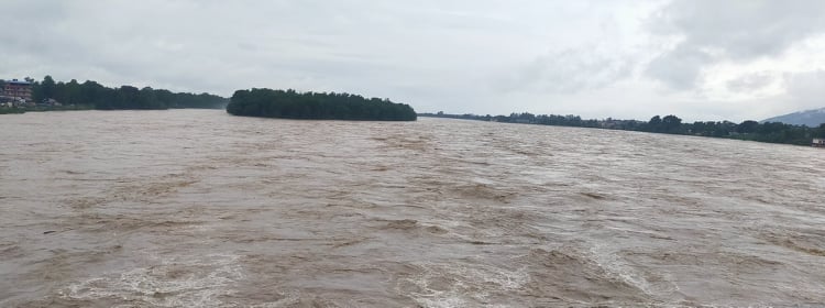 नारायणी नदीमा डुङ्गा पल्टिँदा तीनजनाको मृत्यु